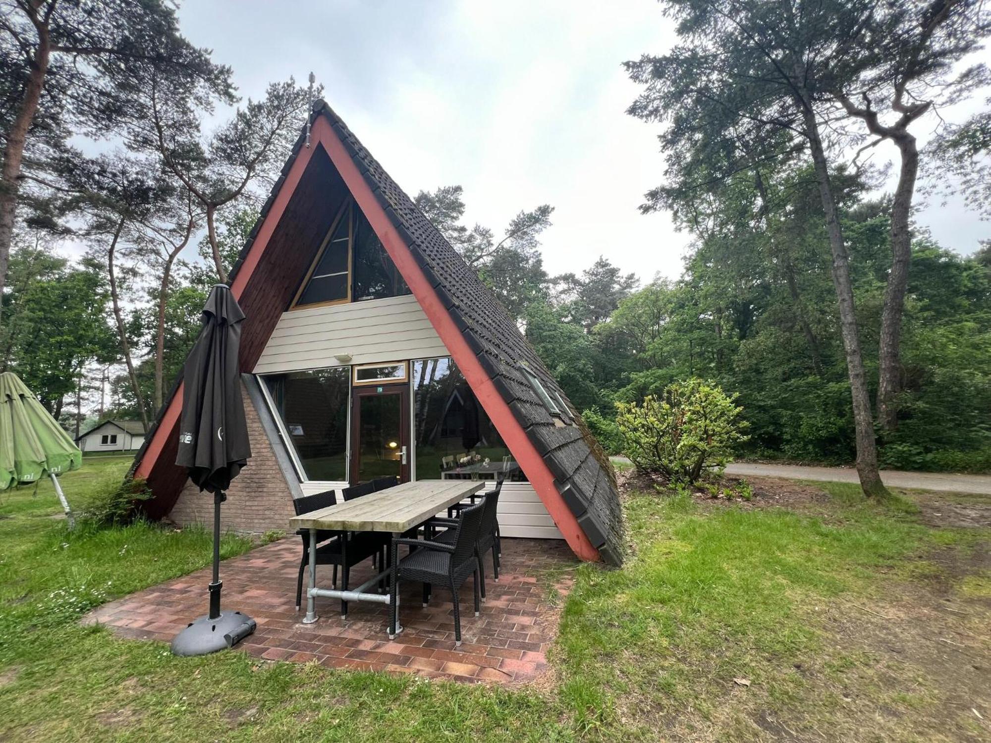 Modern Holiday Home In Stramproy In The Forest Exterior photo